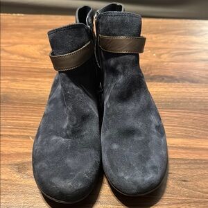 Naturalizer Blue Suede Ankle Boots with Brown Strap